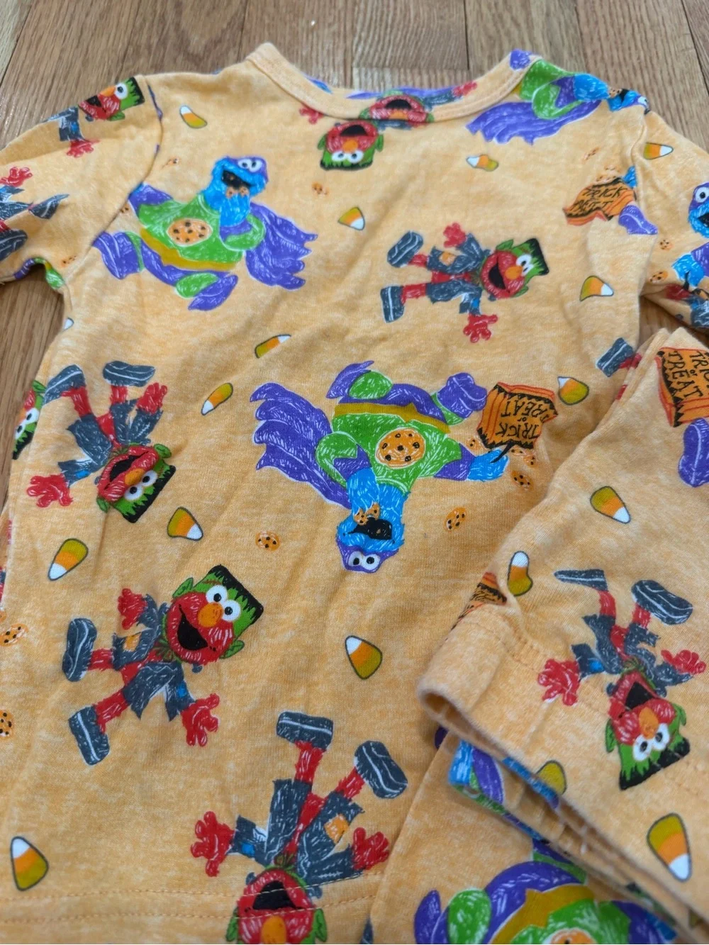 Toddler Sesame Street Halloween Pajamas 5T (Runs a Little Small)
